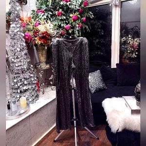 Brand New!!! Has tags!!! The gorgeous Diva bling bling Pants XL.